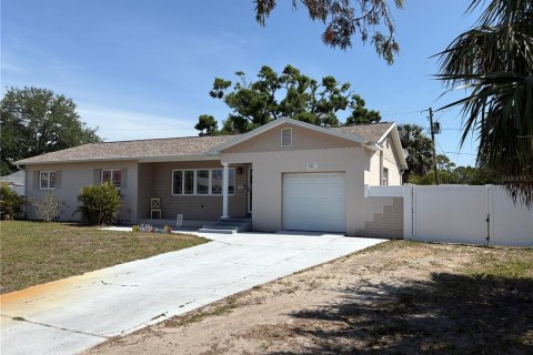 House in Saint Petersburg, Florida 3 bedrooms, 111.85 sq.m. № 1716699 - photo 19