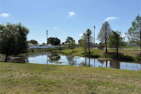 House in Saint Petersburg, Florida 3 bedrooms, 111.85 sq.m. № 1716699 - photo 30