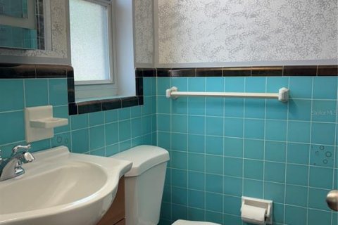 House in Saint Petersburg, Florida 3 bedrooms, 111.85 sq.m. № 1716699 - photo 12