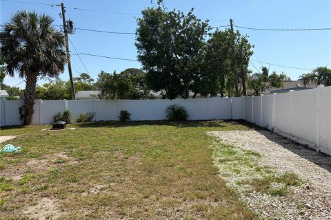 House in Saint Petersburg, Florida 3 bedrooms, 111.85 sq.m. № 1716699 - photo 25