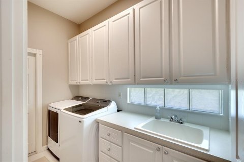 House in Sarasota, Florida 3 bedrooms, 186.55 sq.m. № 1689759 - photo 28