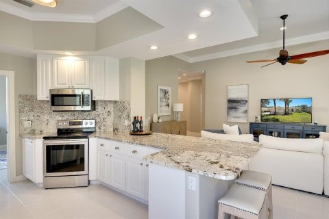House in Sarasota, Florida 3 bedrooms, 186.55 sq.m. № 1689759 - photo 13