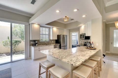 House in Sarasota, Florida 3 bedrooms, 186.55 sq.m. № 1689759 - photo 12