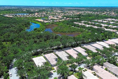 House in Sarasota, Florida 3 bedrooms, 186.55 sq.m. № 1689759 - photo 3