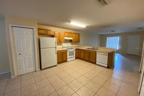 Apartment in Poinciana, Florida 3 bedrooms, 121.89 sq.m. № 2422784 - photo 2