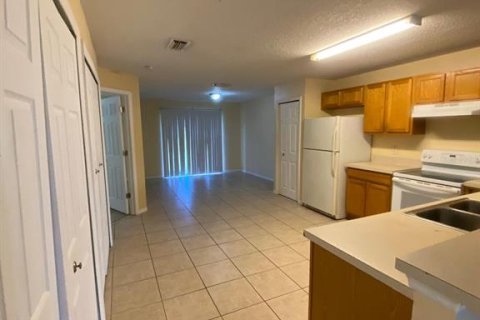 Apartment in Poinciana, Florida 3 bedrooms, 121.89 sq.m. № 2422784 - photo 3