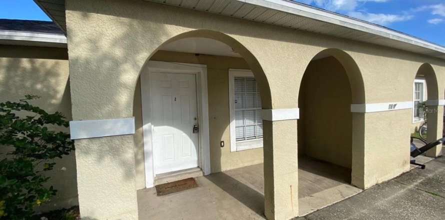 Apartment in Poinciana, Florida 3 bedrooms, 121.89 sq.m. № 2422784