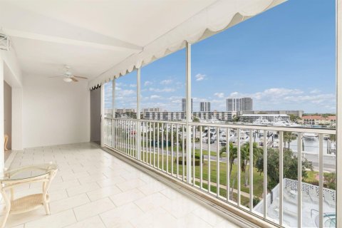 Condo in North Palm Beach, Florida, 2 bedrooms  № 2082040 - photo 24
