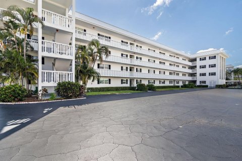 Condo in North Palm Beach, Florida, 2 bedrooms  № 2082040 - photo 25