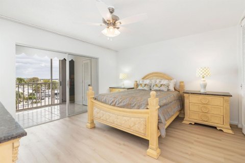 Condo in North Palm Beach, Florida, 2 bedrooms  № 2082040 - photo 14