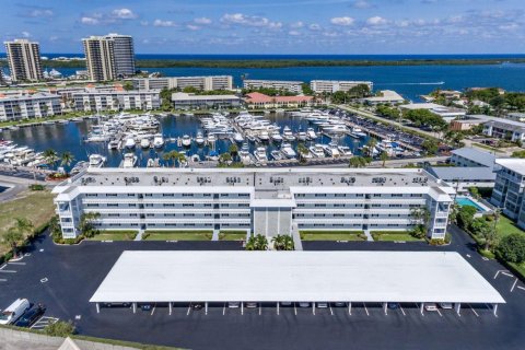 Condo in North Palm Beach, Florida, 2 bedrooms  № 2082040