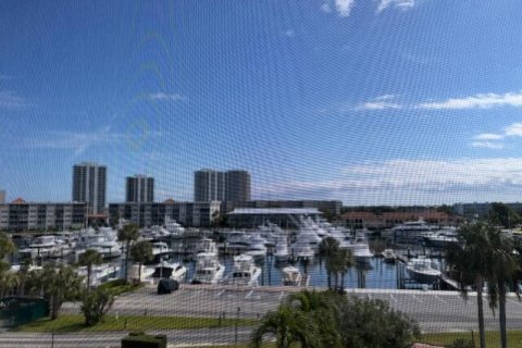 Condo in North Palm Beach, Florida, 2 bedrooms  № 2082040 - photo 3