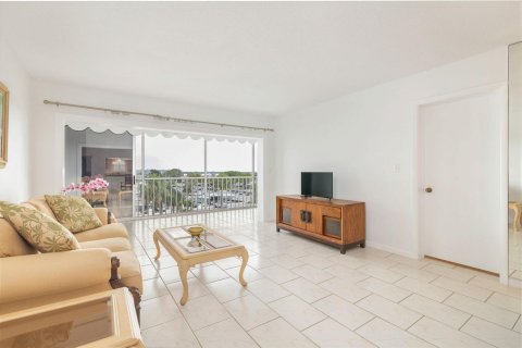Condo in North Palm Beach, Florida, 2 bedrooms  № 2082040 - photo 10