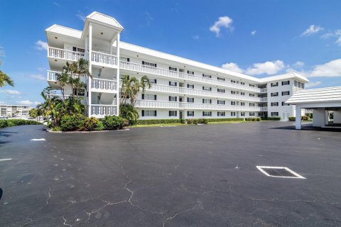 Condo in North Palm Beach, Florida, 2 bedrooms  № 2082040 - photo 23