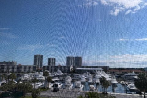 Condo in North Palm Beach, Florida, 2 bedrooms  № 2082040 - photo 22