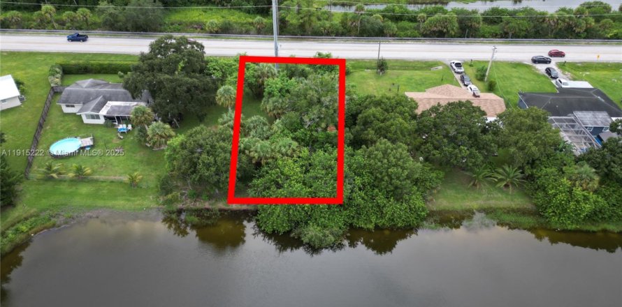 Земельный участок в Сент-Луси, Флорида № 1971402