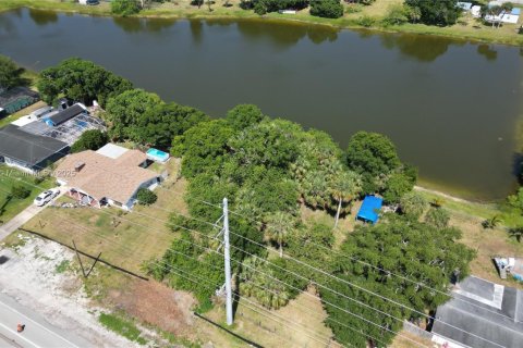 Купить земельный участок в Сент-Луси, Флорида № 1971402 - фото 5