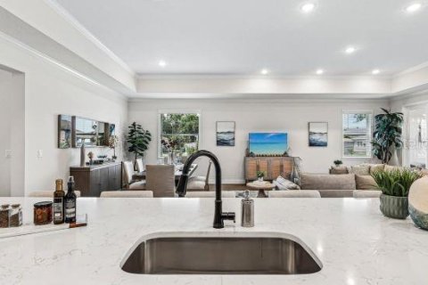 Casa en venta en Sorrento, Florida, 4 dormitorios, 248.51 m2 № 2196814 - foto 5