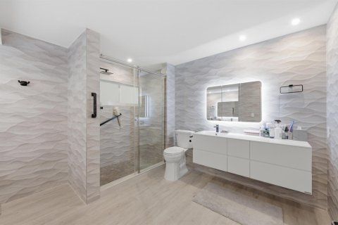 Condo in Boca Raton, Florida, 3 bedrooms  № 2078553 - photo 13