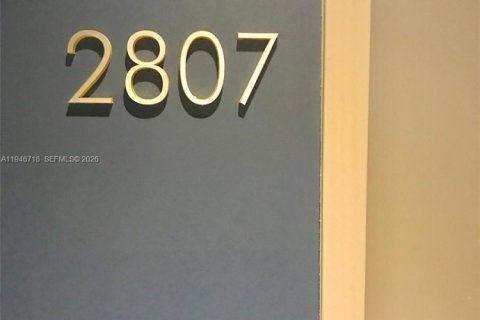 Condo in Miami, Florida, 1 bedroom  № 2002908 - photo 4