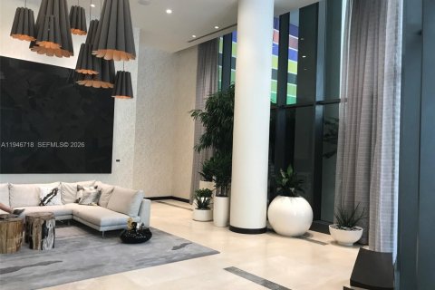 Condo in Miami, Florida, 1 bedroom  № 2002908 - photo 3