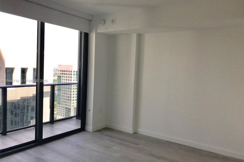 Condo in Miami, Florida, 1 bedroom  № 2002908 - photo 8