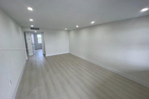 Copropriété à louer à Hialeah, Floride: 2 chambres, 79.15 m2 № 1933070 - photo 15