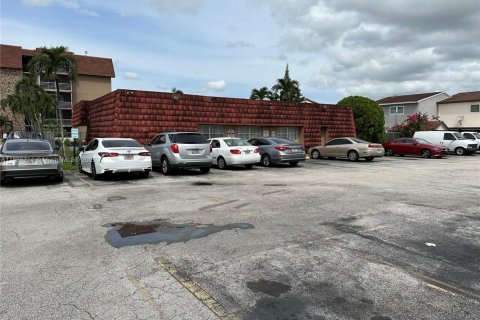Copropriété à louer à Hialeah, Floride: 2 chambres, 79.15 m2 № 1933070 - photo 4