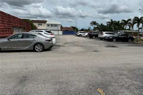 Copropriété à louer à Hialeah, Floride: 2 chambres, 79.15 m2 № 1933070 - photo 5