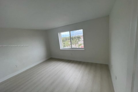 Copropriété à louer à Hialeah, Floride: 2 chambres, 79.15 m2 № 1933070 - photo 17