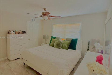 Снять в аренду виллу или дом в Лихай-Эйкерс, Флорида 3 спальни, 138.33м2, № 1958341 - фото 6