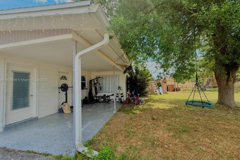 Снять в аренду виллу или дом в Лихай-Эйкерс, Флорида 3 спальни, 138.33м2, № 1958341 - фото 10