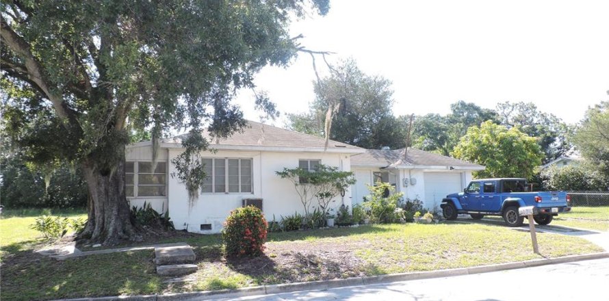 House in Lake Wales, Florida 2 bedrooms, 80.17 sq.m. № 1881439