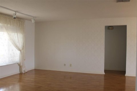 Купить виллу или дом в Пинеллас-Парк, Флорида 10 комнат, 153.57м2, № 1899970 - фото 17