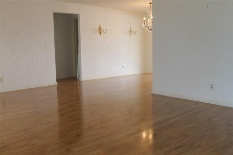 Купить виллу или дом в Пинеллас-Парк, Флорида 10 комнат, 153.57м2, № 1899970 - фото 18