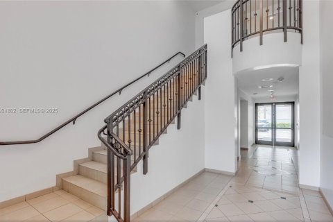 Купить коммерческую недвижимость в Майами, Флорида № 2034607 - фото 17