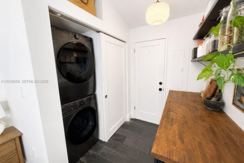 Купить виллу или дом в Майами, Флорида 3 спальни, 90.12м2, № 2087080 - фото 16