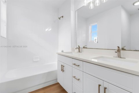 Villa ou maison à vendre à Miramar, Floride: 5 chambres, 242.2 m2 № 2001298 - photo 23