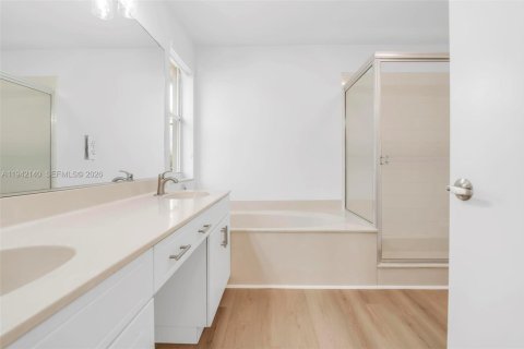 Villa ou maison à vendre à Miramar, Floride: 5 chambres, 242.2 m2 № 2001298 - photo 30