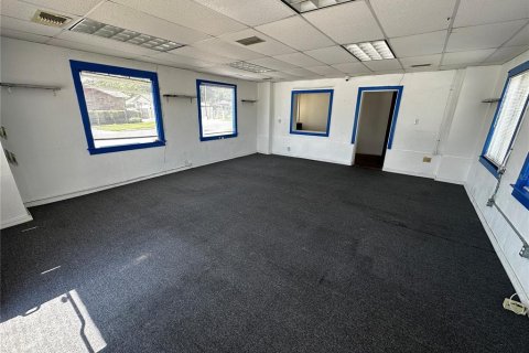 Immobilier commercial à louer à Lake Wales, Floride: 243.78 m2 № 1866469 - photo 6