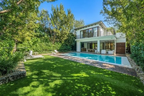 House in Miami, Florida 5 bedrooms, 380.99 sq.m. № 1977095 - photo 26