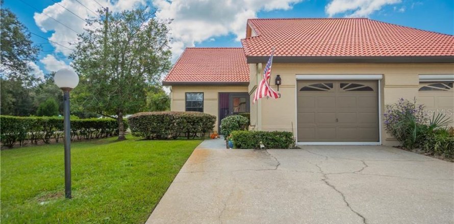 Casa en Inverness, Florida 2 dormitorios, 113.25 m2 № 2383352