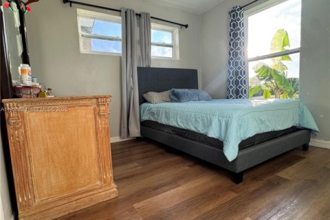 Villa ou maison à vendre à South Bay, Floride: 3 chambres, 119.1 m2 № 1989950 - photo 17