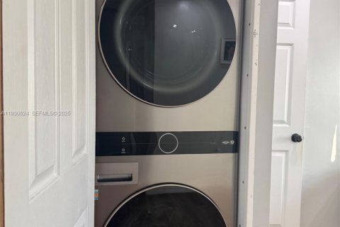 Villa ou maison à vendre à South Bay, Floride: 3 chambres, 119.1 m2 № 1989950 - photo 16