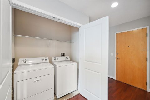 Condo in Tampa, Florida, 2 bedrooms  № 1733440 - photo 22
