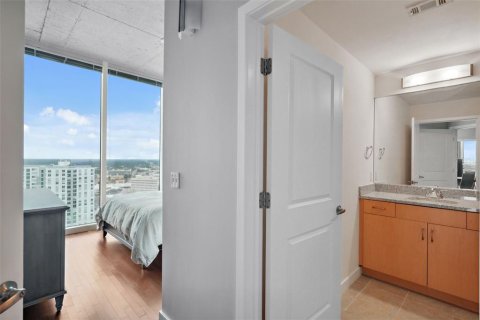 Condo in Tampa, Florida, 2 bedrooms  № 1733440 - photo 17