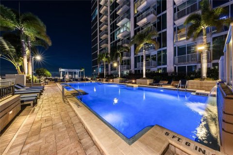 Condo in Tampa, Florida, 2 bedrooms  № 1733440 - photo 30