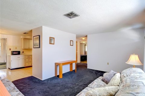 Villa ou maison à vendre à New Port Richey, Floride: 2 chambres, 101.45 m2 № 2204048 - photo 4