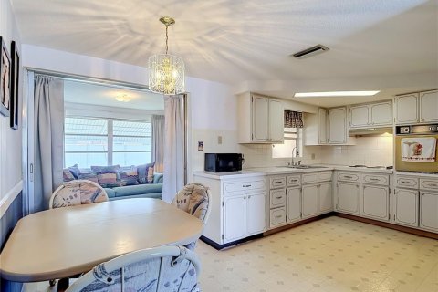 Villa ou maison à vendre à New Port Richey, Floride: 2 chambres, 101.45 m2 № 2204048 - photo 27