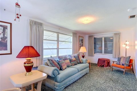 Villa ou maison à vendre à New Port Richey, Floride: 2 chambres, 101.45 m2 № 2204048 - photo 11